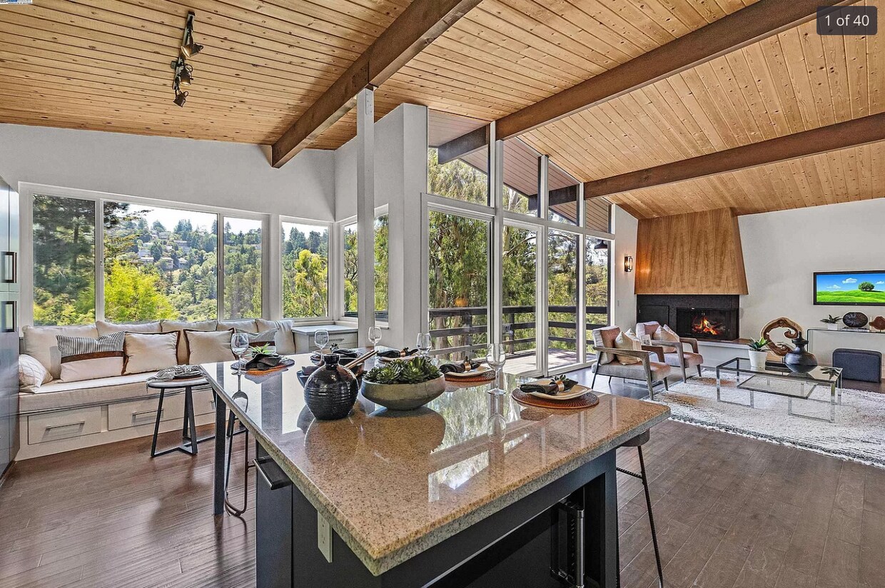 Foto principal - 7194 Sayre Dr