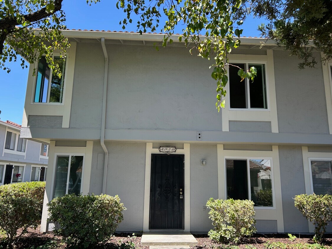 Foto principal - 4910 Lowry Rd