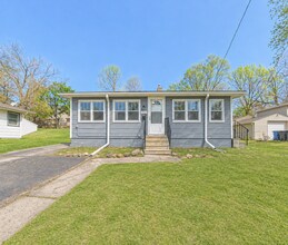 Building Photo - 3252 Dubuque Ave