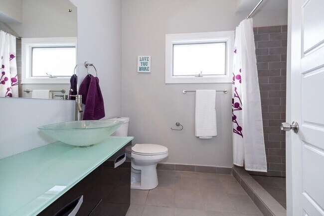 Baño - 65 Springfield St