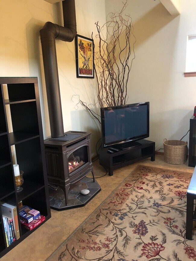 Foto del edificio - ***PENDING APPLICATION***Location! Location! Your fully furnished Cairn Cottage is located in Cou...