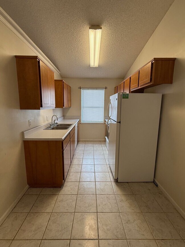 Foto del edificio - 150 Lakemont Dr