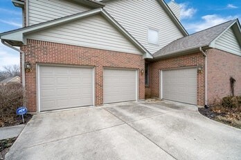 Foto del edificio - 7401 Country Brook Court