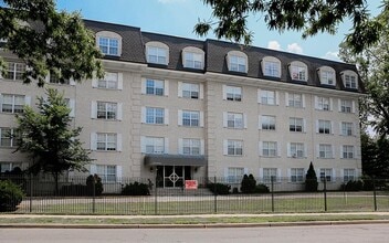 Building Photo - 394 S Harrison St