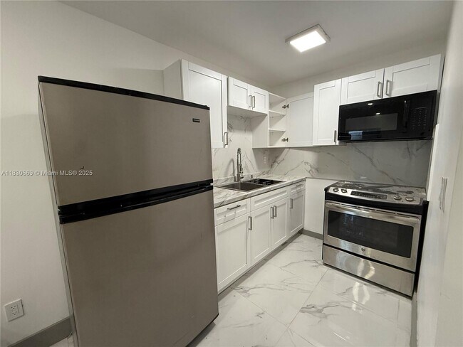 Foto del edificio - 1700 SW 10th St