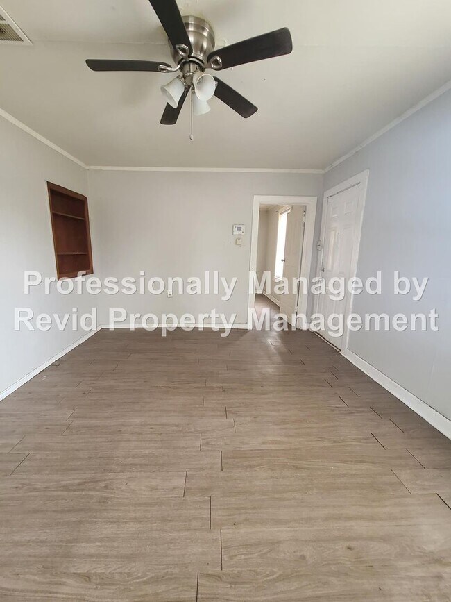 Foto del edificio - Section 8 Accepted!!