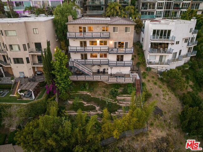 Foto del edificio - 6432 Weidlake Dr