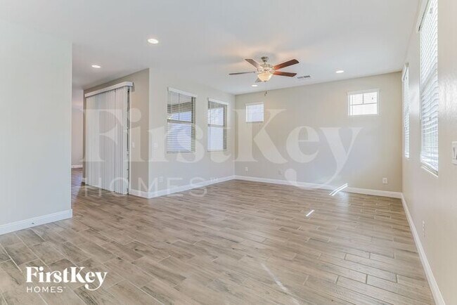 Foto del edificio - 257 N Sunrise