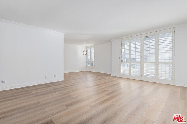 Foto del edificio - 1710 Malcolm Ave