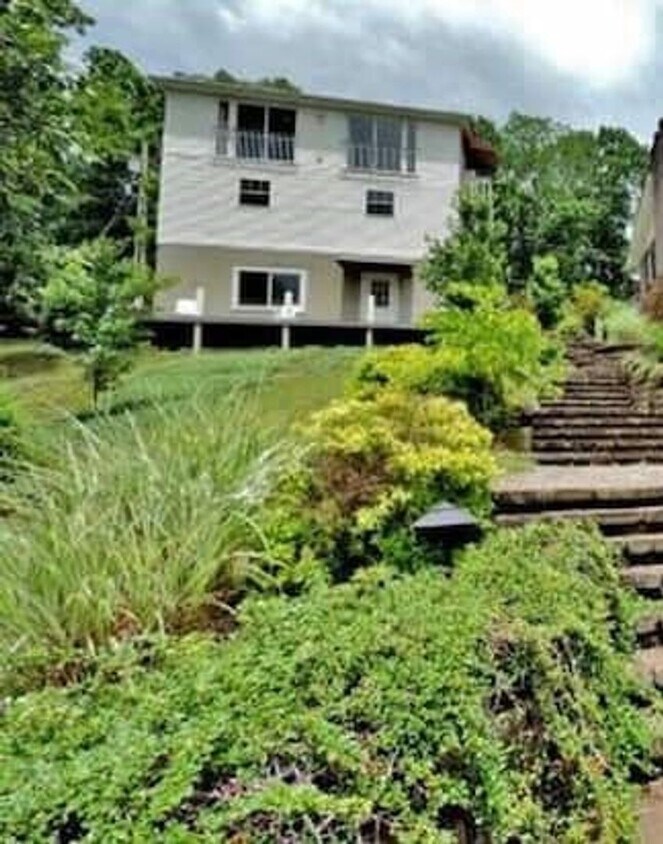 282 Snyder Rd Unit 2, Johnson City, TN 37615 Room for Rent in Johnson