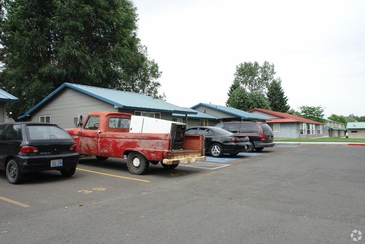 Building Photo - 615 N 15th Ave