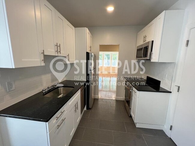Building Photo - 2 bedroom in Boston MA 02135