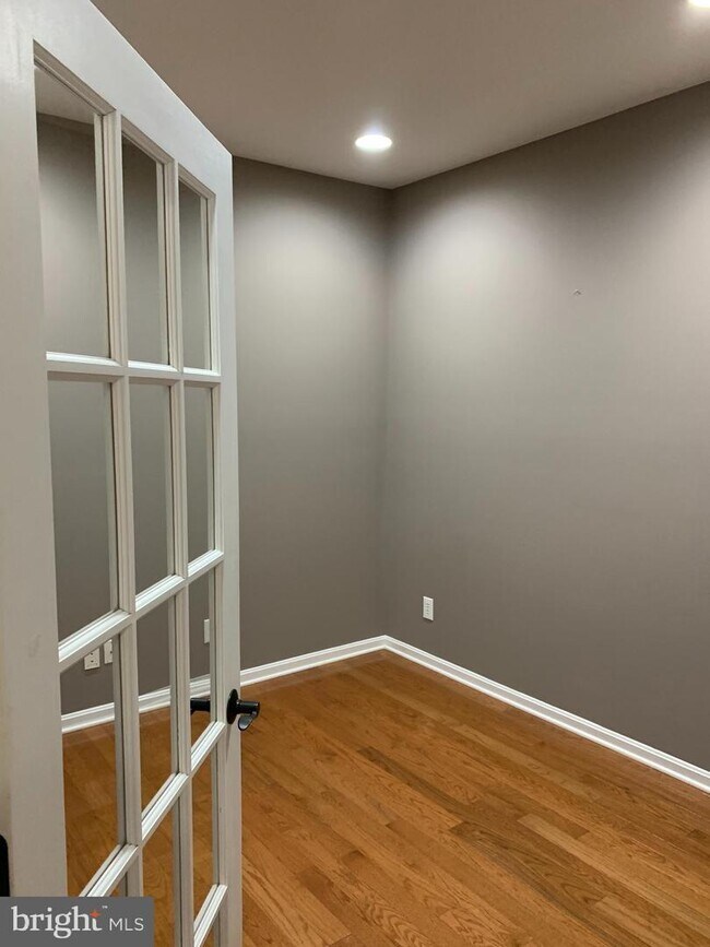 Building Photo - 80 Calder Way