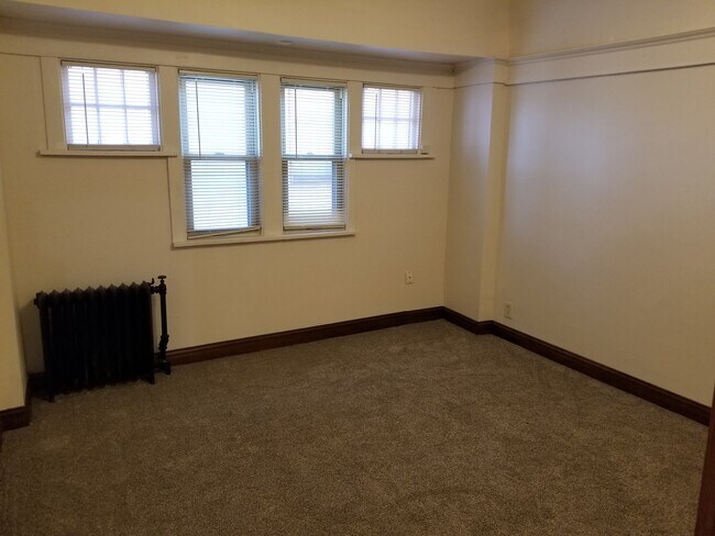 Bedroom - 5121 W North Ave