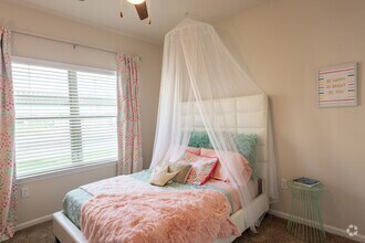 2 BR, 2 BA 960 SF - Eastridge