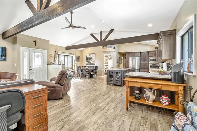 Building Photo - 552 Bean Creek Rd