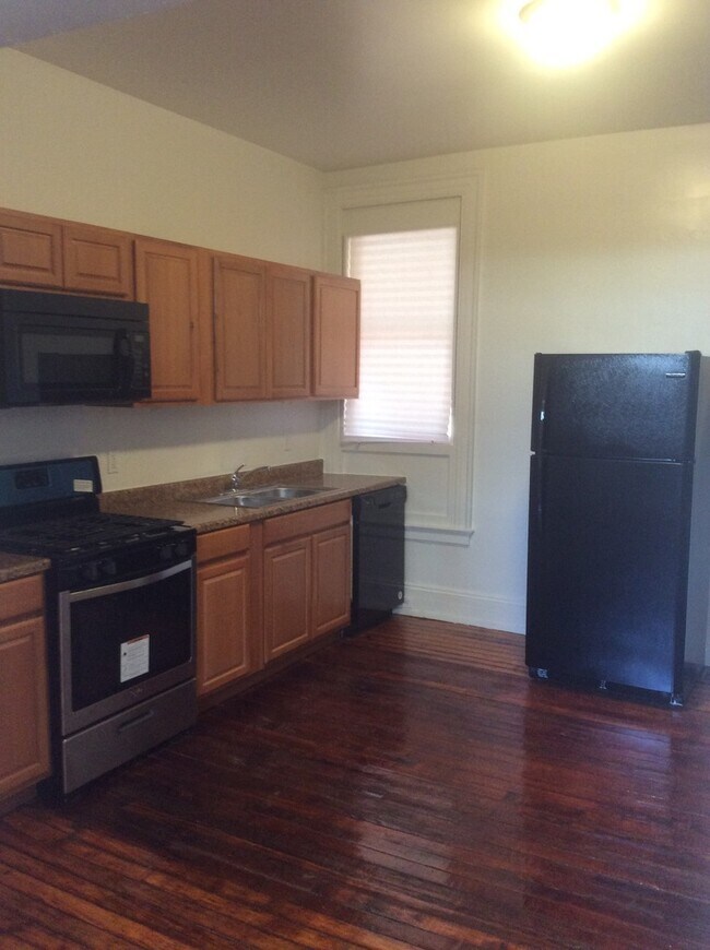Foto del edificio - Coming Soon! Downtown York! Laundry Included!