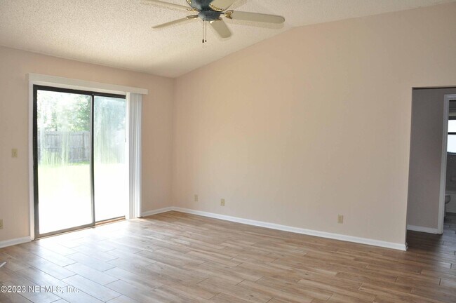 Building Photo - 2043 Capistrano Dr