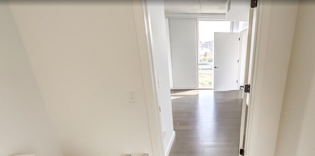 Building Photo - 1158 N Howe St