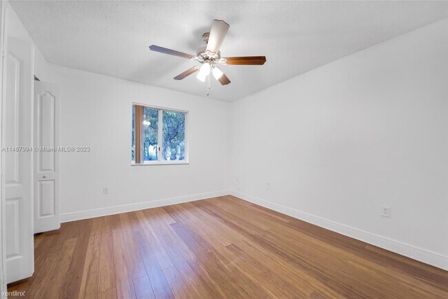 Building Photo - 2 br, 1.5 bath House - 14260 SW 121st Pl