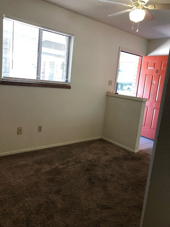 Building Photo - 2505 Pecan Drive, Unit D
