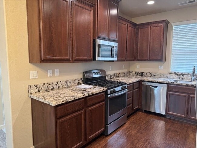 Building Photo - East Sparks Three Bedroom Home