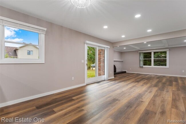 Building Photo - 5842 Marble Dr