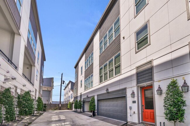 Foto del edificio - 9610 Riddlewood Ln