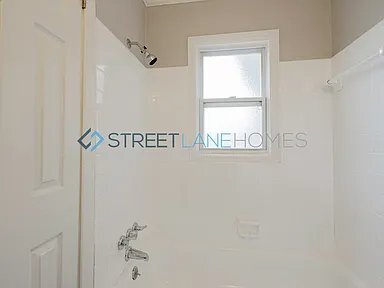 Building Photo - 736 Isaac St