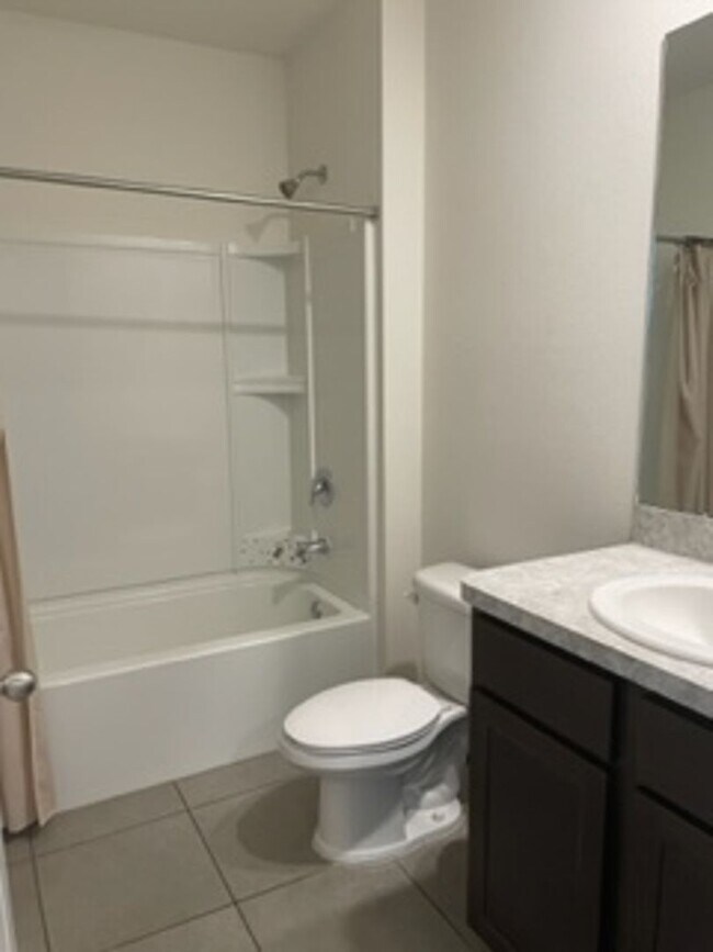 Foto del edificio - 16481 Little Garden Dr