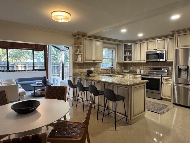 Foto del edificio - 46 Chestnut Cir
