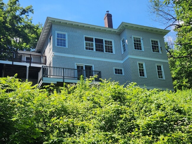 Building Photo - 134 Mountain Rd