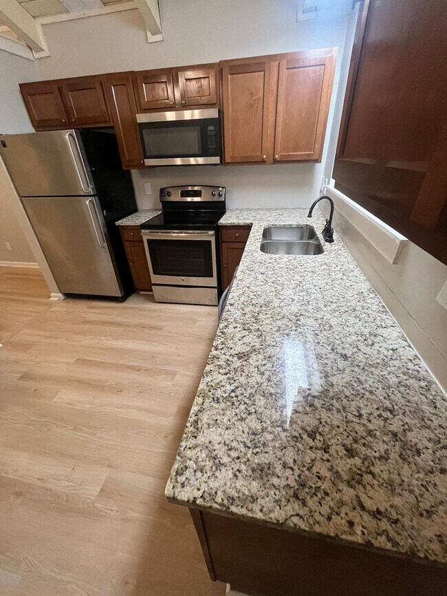 Foto del edificio - 3575 Oakvale Rd