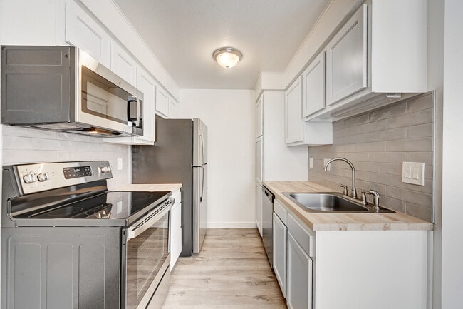 Photo - 1647 Jay St Apartment