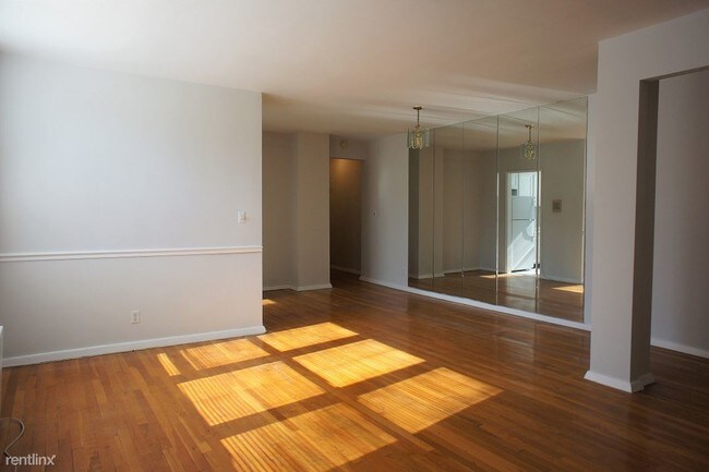 Foto del edificio - 1 br, 1 bath Apartment - 1111 Midland Ave