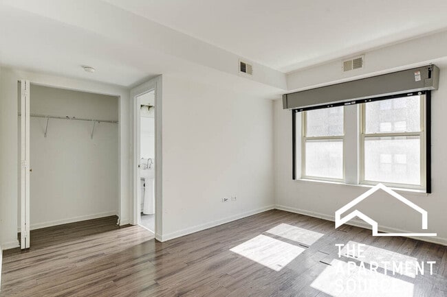 Foto del edificio - 925 W Carmen Ave