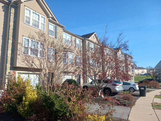 Building Photo - 123 Bradford St