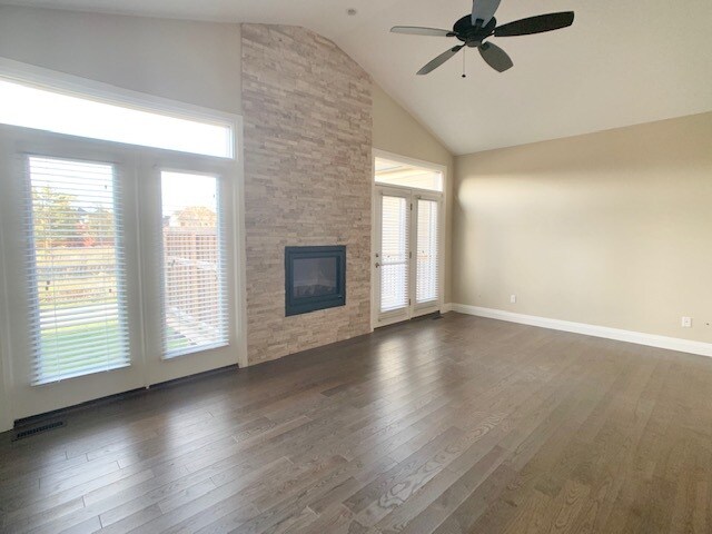 Building Photo - Beautiful 3 Bdrm in SUNNINGDALE * 2 Bath * AVAIL June 1
