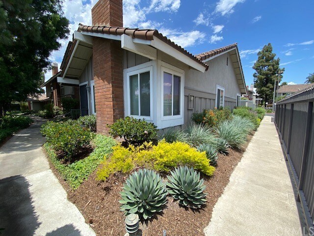 Building Photo - 5593 Tiffany Ave