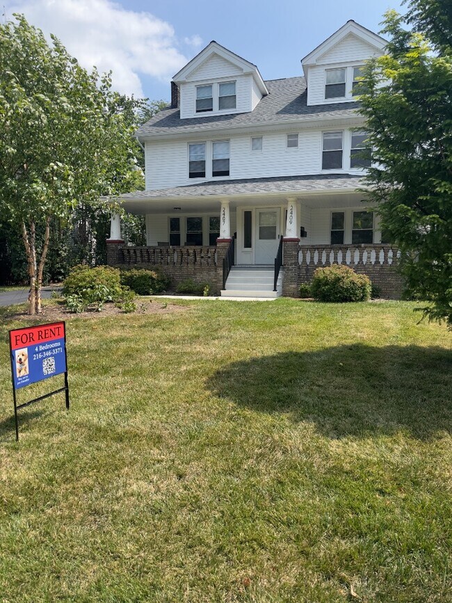 Foto del edificio - 2407 Woodmere Dr