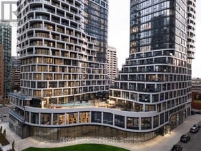 Building Photo - 400 Albert St