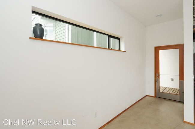 Building Photo - 217 21st Ave