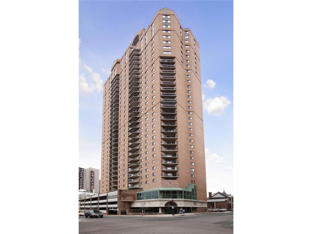 Foto principal - 78 10th St E