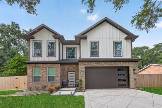 Building Photo - 14807 Wallach Dr