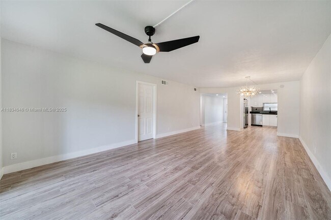 Foto del edificio - 8901 S Hollybrook Blvd