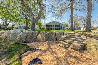 Building Photo - 3842 Edgewater Dr