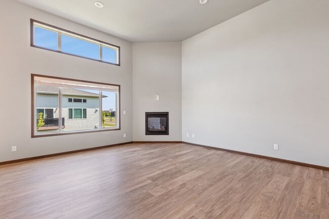 Foto del edificio - 3345 Pr Hts Wy