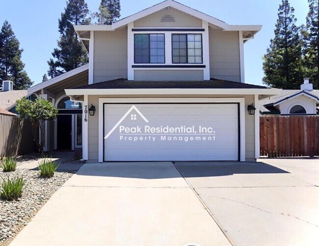 Building Photo - Upgraded, Nice 3 bedroom 2.5 bathroom home...