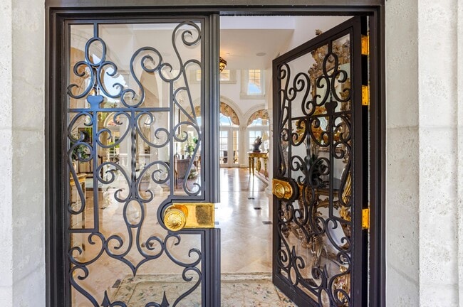 Foto del edificio - 6133 N Ocean Blvd
