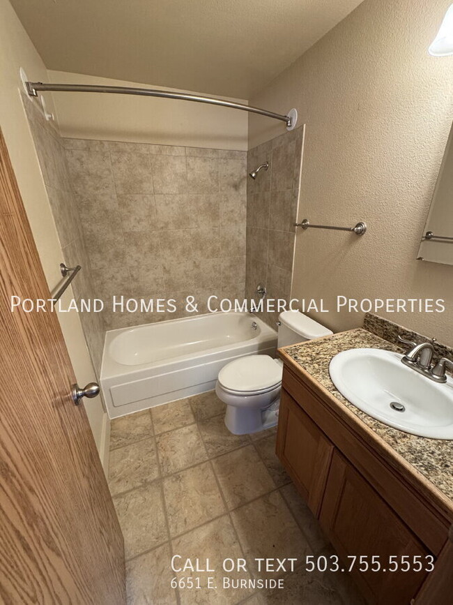 Foto del edificio - 6651 E. Burnside-